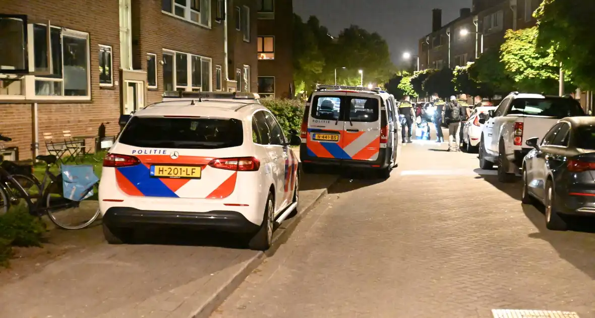 Politie assisteert afdichter bij explosie bij woning - Foto 1