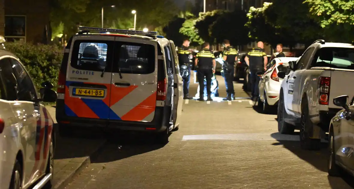 Politie assisteert afdichter bij explosie bij woning - Foto 10