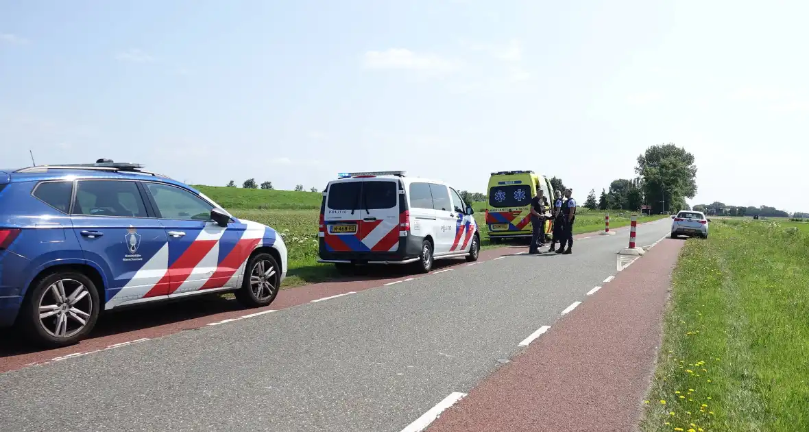 Scooterrijder ten val door vliegje in oog