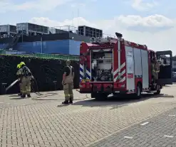 Haag vliegt in brand door onkruidverbrander