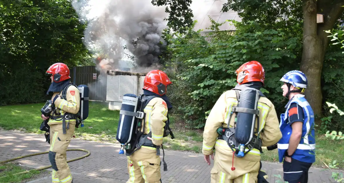 Zwarte rookwolken door brand in elektrakast - Foto 14