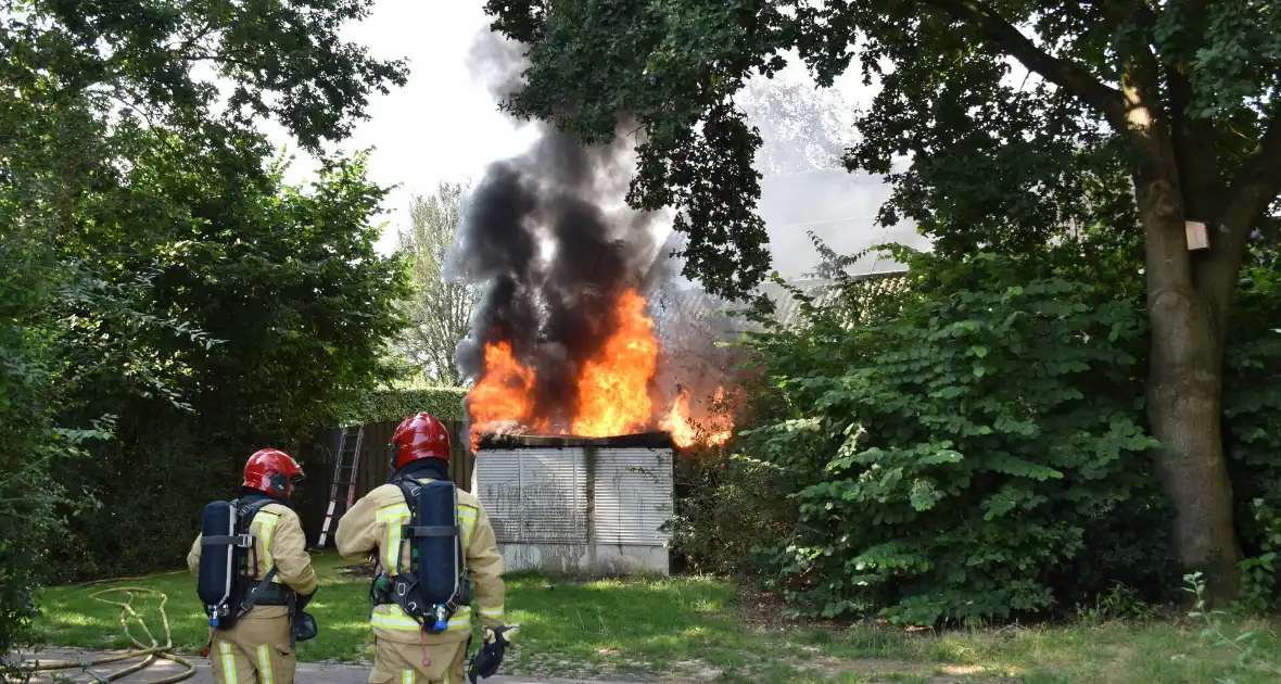 Zwarte rookwolken door brand in elektrakast - Foto 4