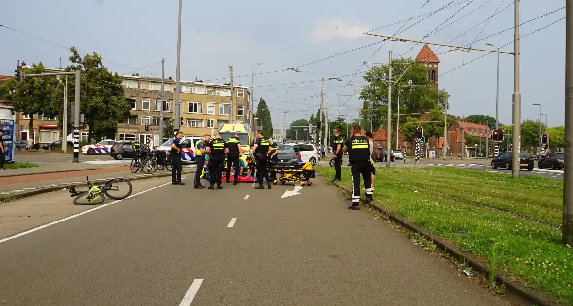 Fietser gewond aan hoofd na harde botsing met automobilist - Foto 8