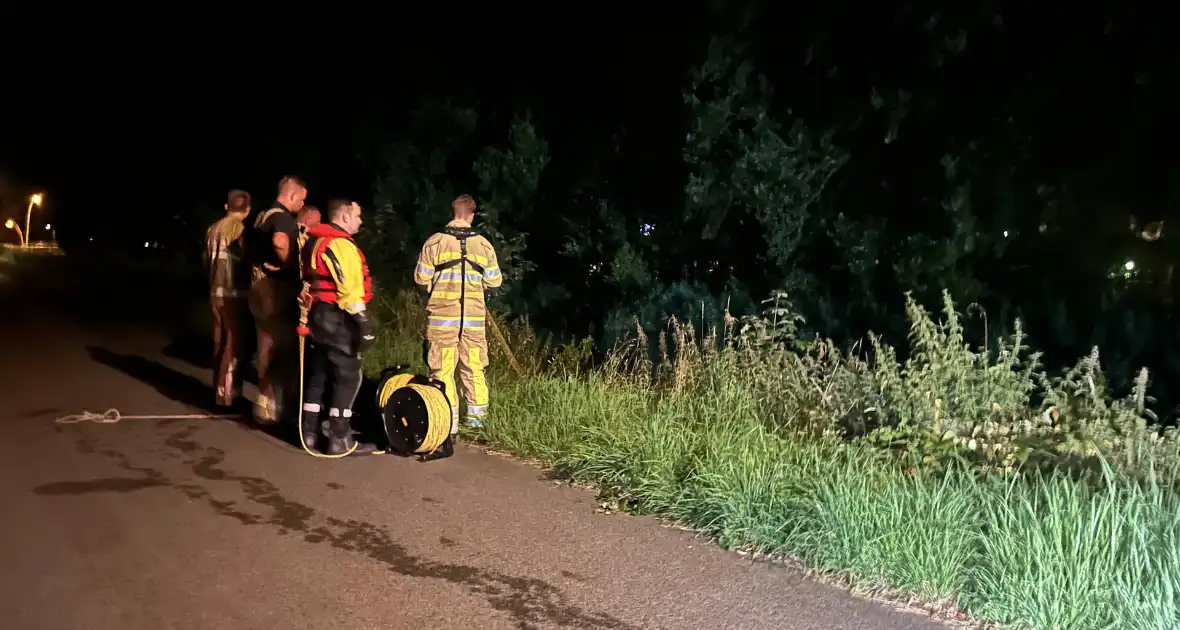 Zoektocht in water na aantreffen kleding