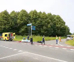 Motorrijder gewond bij aanrijding op oprit