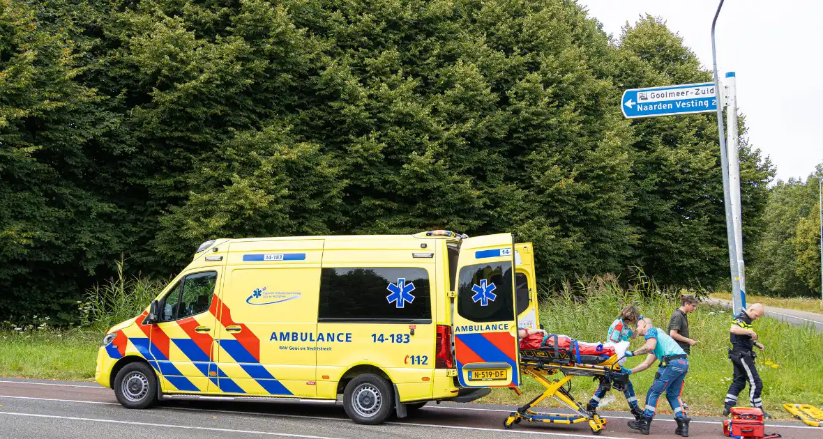 Motorrijder gewond bij aanrijding op oprit - Foto 8