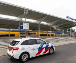 Persoon overleden na aanrijding met trein op station