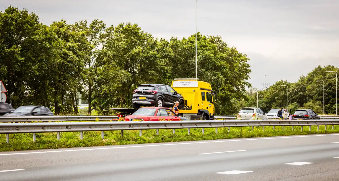 Rijbaan snelweg afgesloten door verkeersongeval - Foto 1