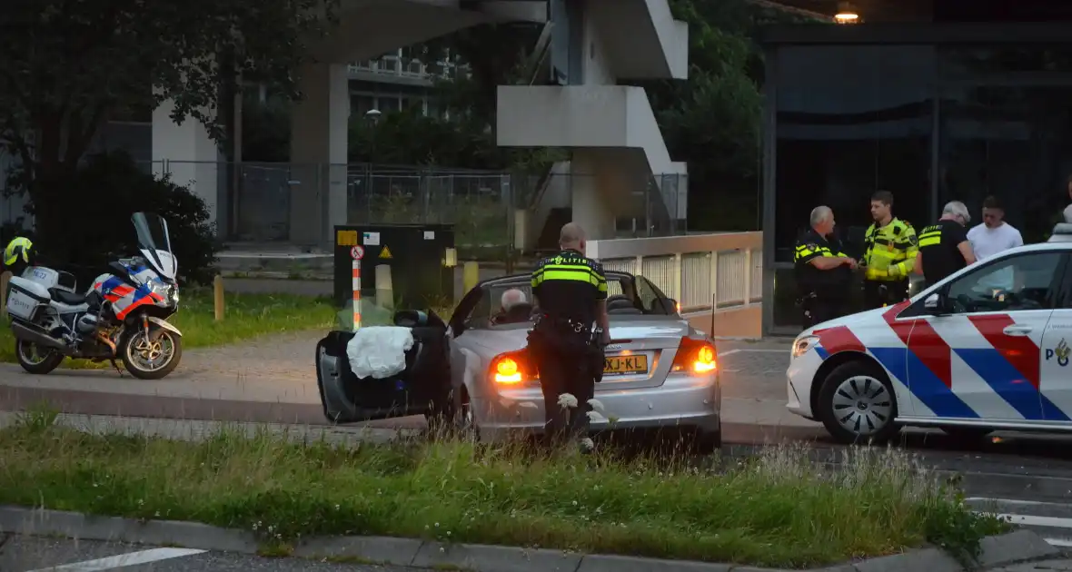 Vermoedelijk beschonken bestuurder met lekke band strand - Foto 1