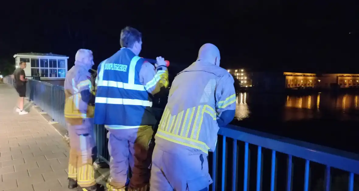 Zoektocht in water naar vermiste vrouw - Foto 11