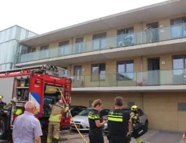 Bewoner gewekt nadat brandweer deur openramt wegens vergeten pannetje