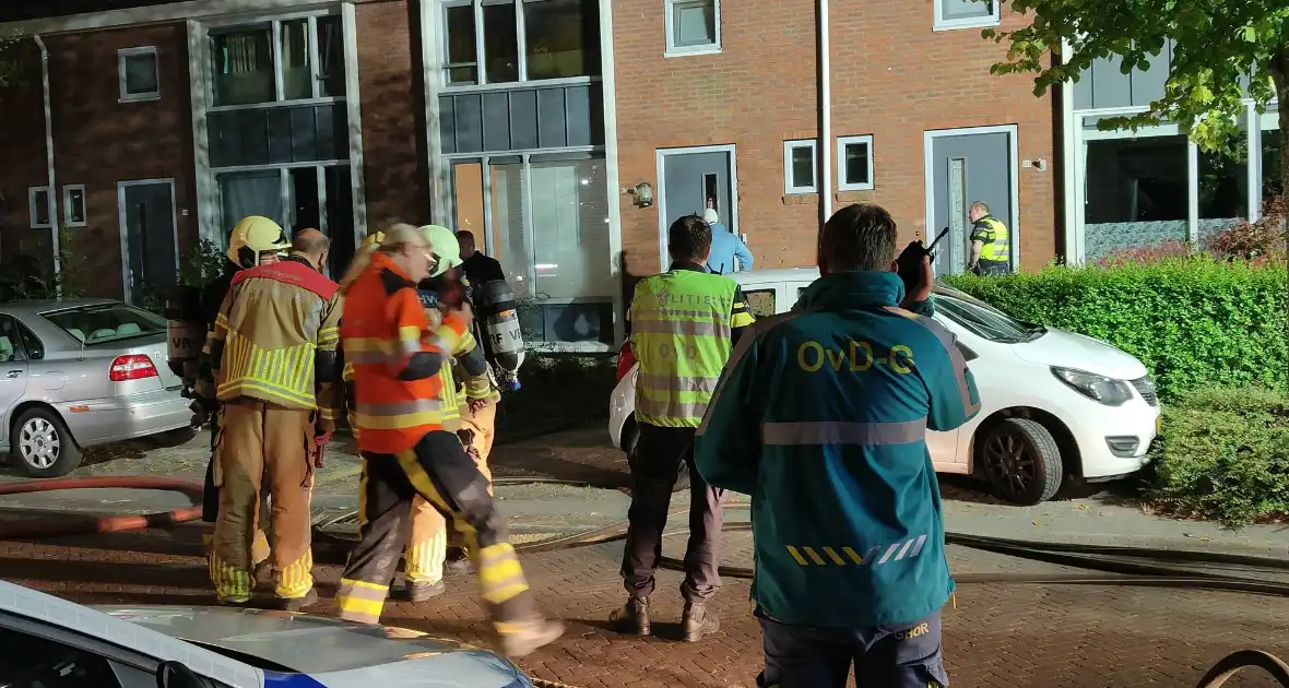 Arrestatieteam haalt brandstichter uit woning - Foto 4