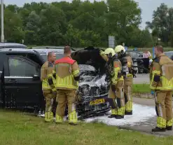 Motorcompartiment brandt volledig uit