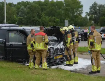 Motorcompartiment brandt volledig uit