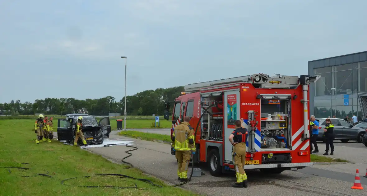 Motorcompartiment brandt volledig uit - Foto 1