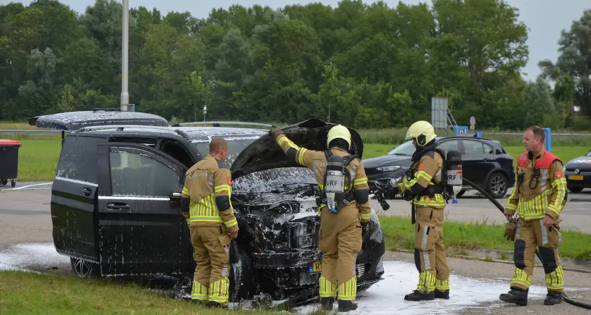 Motorcompartiment brandt volledig uit - Foto 2