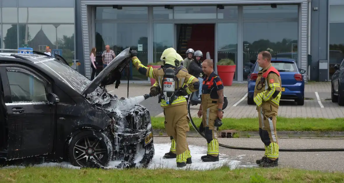 Motorcompartiment brandt volledig uit - Foto 4