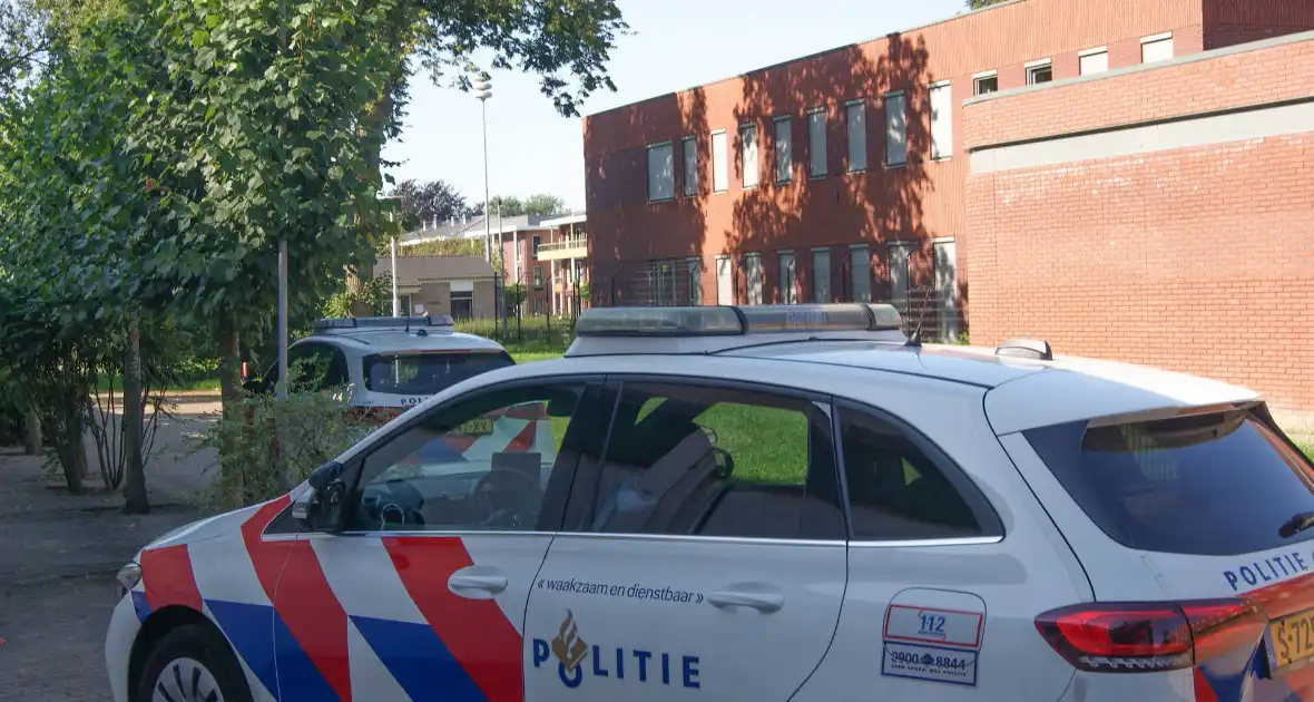 Politie doet onderzoek naar incident - Foto 3