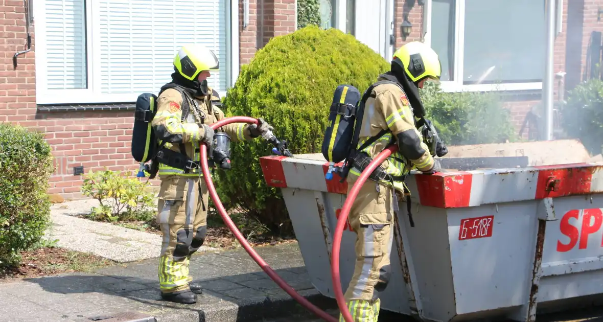 Brandweer ingezet voor brandende bouwcontainer - Foto 2