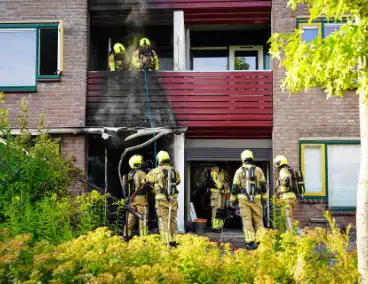 Brandweer ingezet voor uitslaande brand bij woning