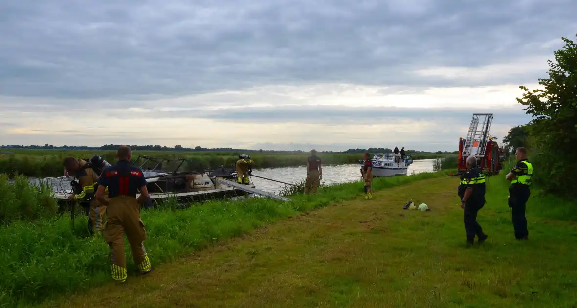 Flinke brand verwoest plezierjacht