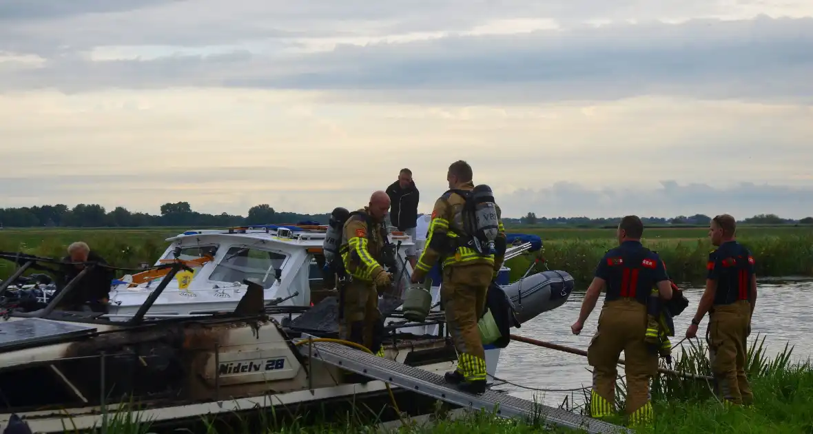 Flinke brand verwoest plezierjacht - Foto 3