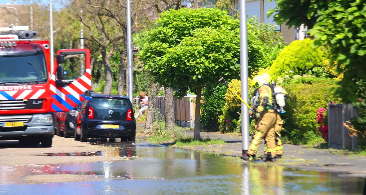 Veel wateroverlast door gesprongen waterleiding - Foto 5