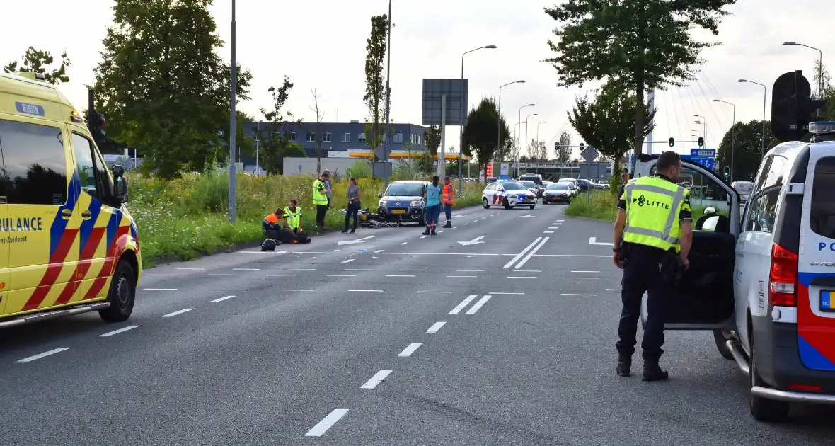 Motorrijder schept fietser - Foto 1