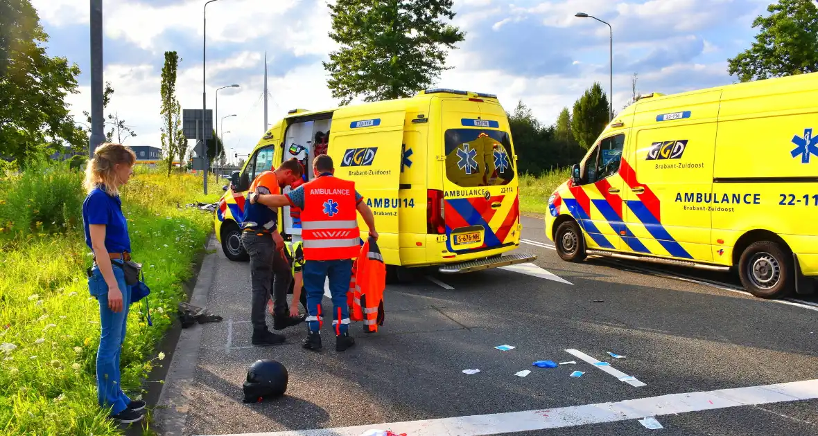 Motorrijder schept fietser - Foto 5