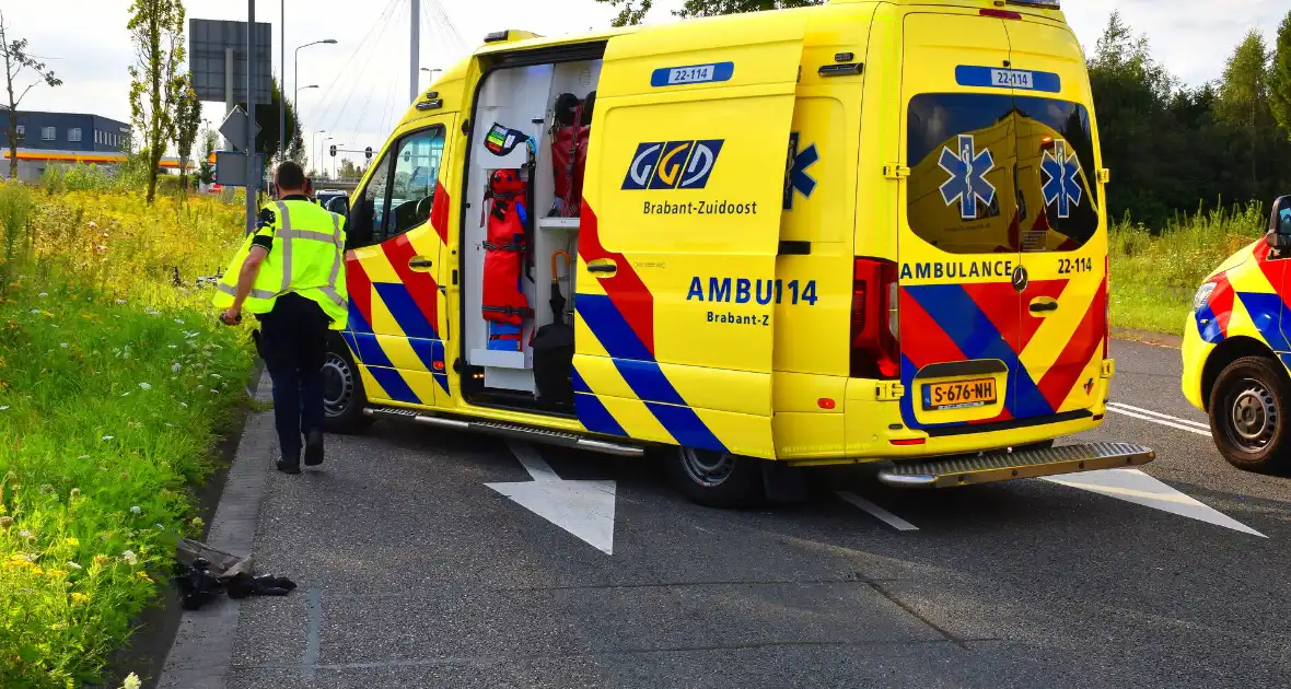 Motorrijder schept fietser - Foto 6