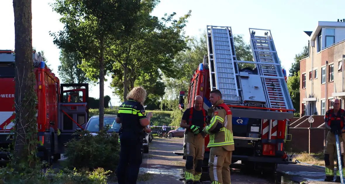 Brandweer ingezet voor brand op dak van woning