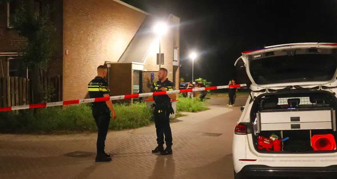 Aanhoudingen en zwaargewonde na steekincident - Foto 1