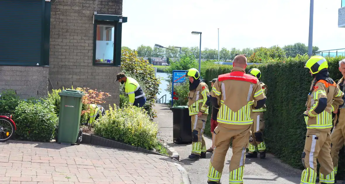 Brandweer ingezet voor gaslekkage in tuin van woning - Foto 8