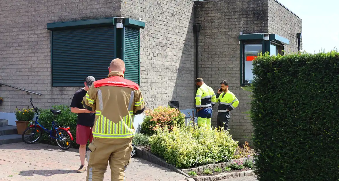 Brandweer ingezet voor gaslekkage in tuin van woning - Foto 9