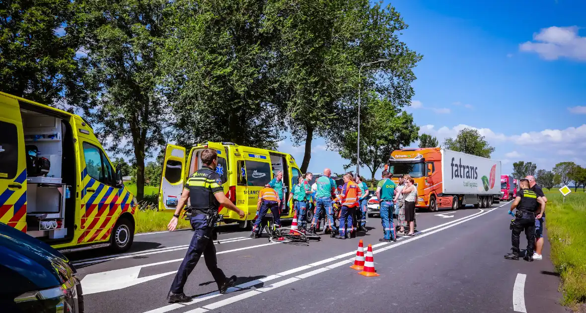 Traumateam ingezet na ongeval met racefietster en bestelbus - Foto 1