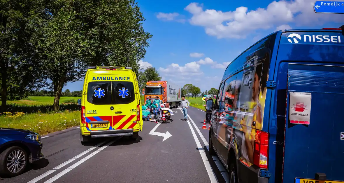 Traumateam ingezet na ongeval met racefietster en bestelbus - Foto 3