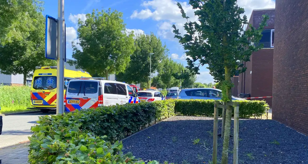 Hulpdiensten ingezet voor medisch incident in loods - Foto 3