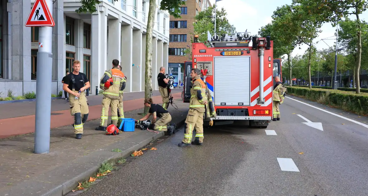 Brandweer ingezet voor brand in hotel - Foto 10