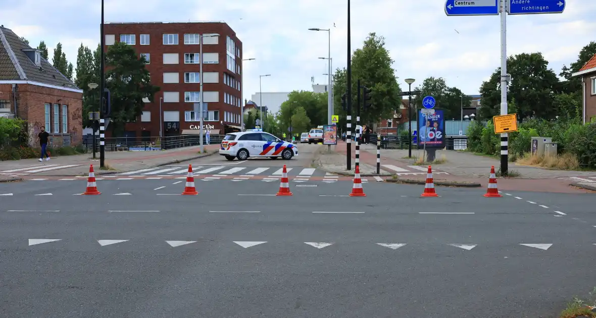 Traumateam ingezet voor dodelijk ongeval tussen GVB-bus en motorrijder - Foto 3