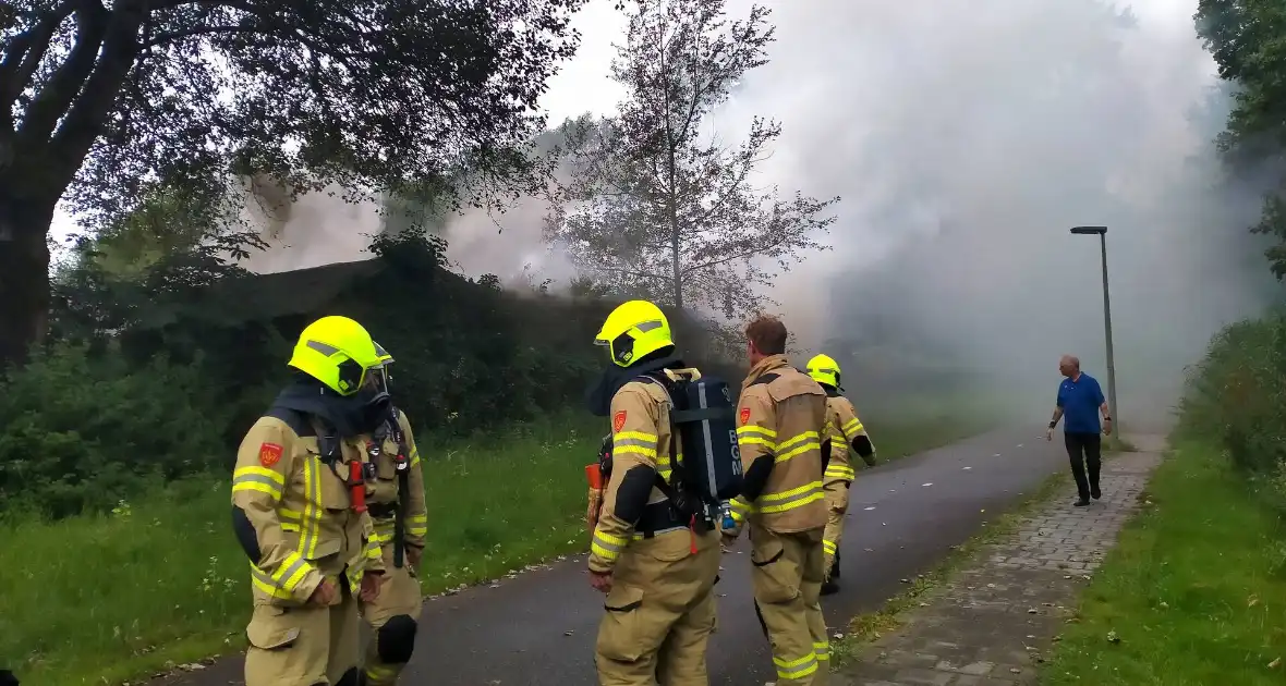 Veel rookontwikkeling bij uitslaande schuurbrand