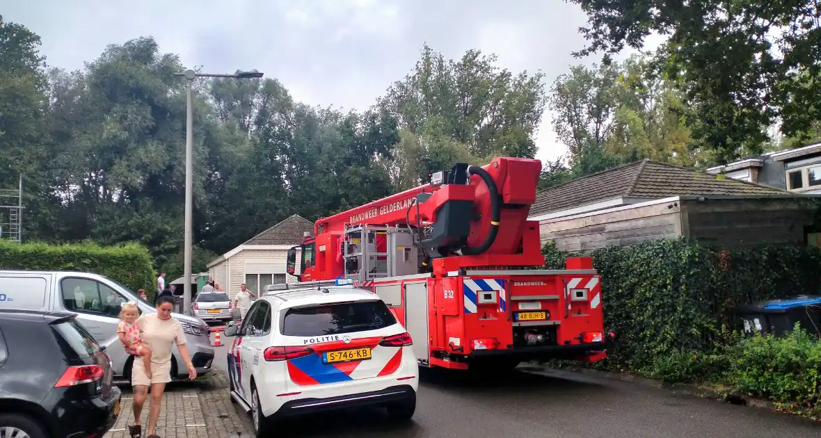 Veel rookontwikkeling bij uitslaande schuurbrand - Foto 4