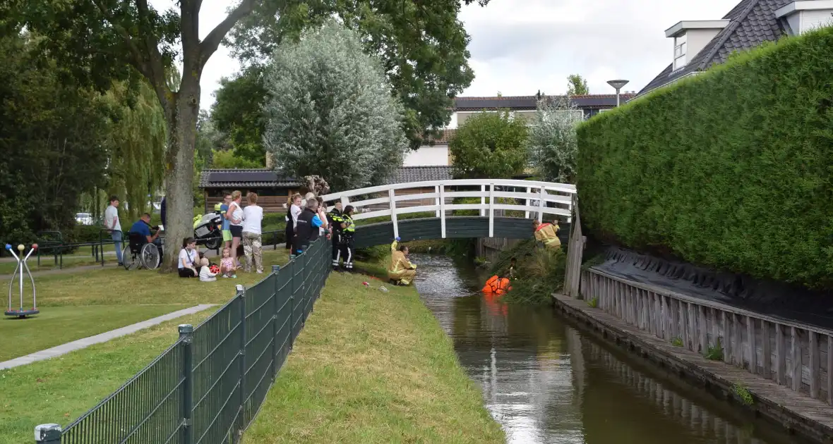 Persoon vast onder brug, brandweer ingezet - Foto 5