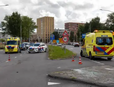 Gewonde en voertuigen zwaar beschadigd na aanrijding