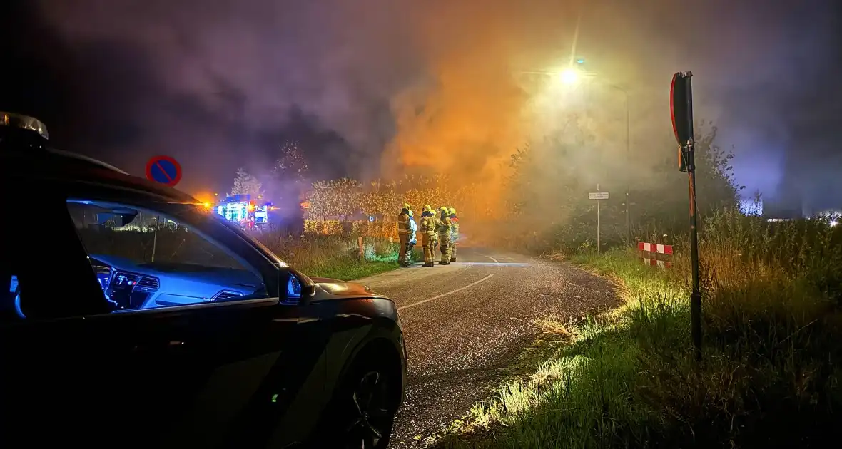 Grote brand in leegstaande boerderij - Foto 1