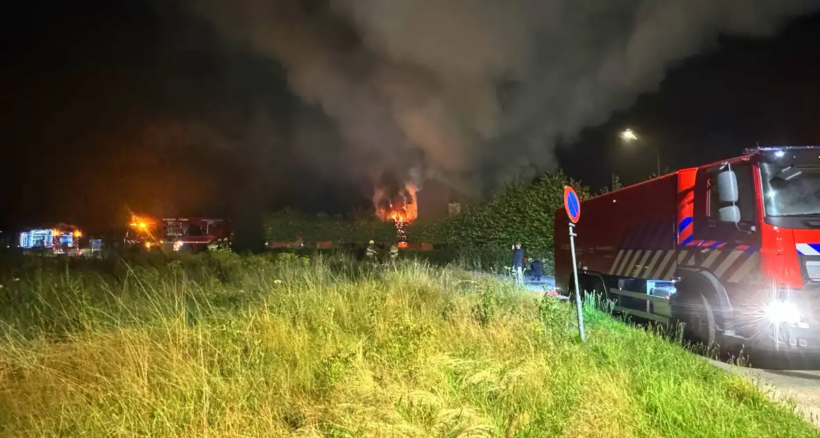 Grote brand in leegstaande boerderij - Foto 6