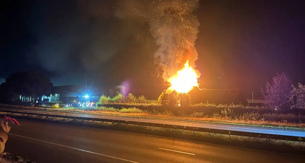 Grote brand in leegstaande boerderij - Foto 9