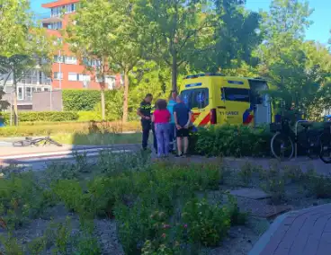 Automobilist schept fietser bij fietsoversteekplaats