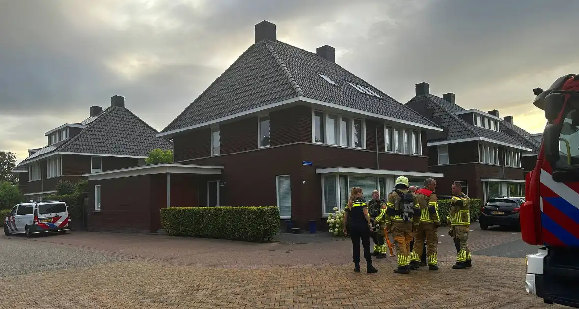 Rookmelder gaat af na val partij in woning - Foto 2