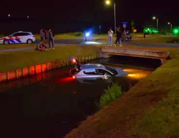 Automobilist belandt met auto in sloot