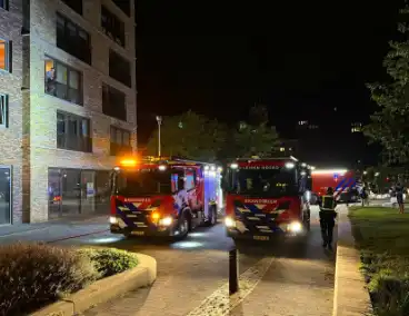 Brandweer haalt bewoners uit appartementen wegens brand